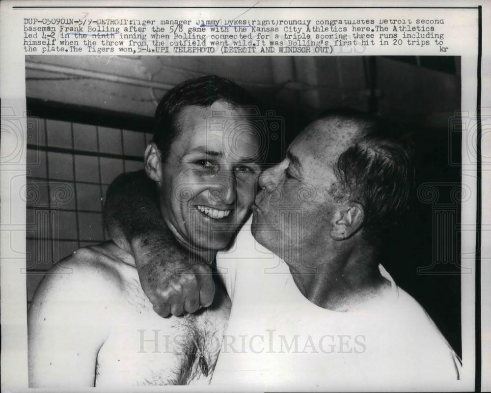 1959 Press Photo Tigers Manager Jimmy Dykes Congratulates Frank Bolling - Historic Images