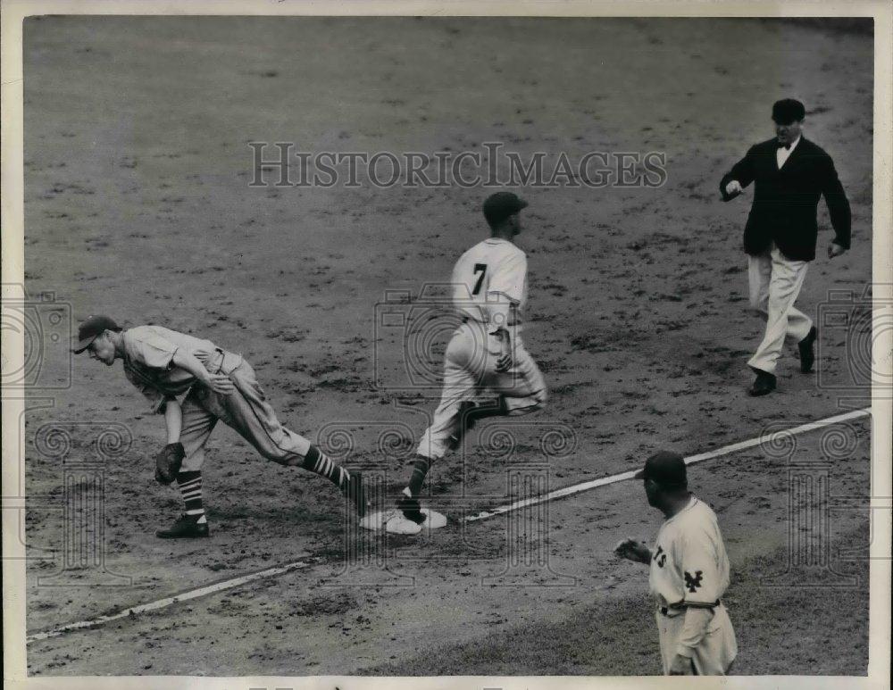 1941 Press Photo NY Giants Bill Terry First Base Coach - nea06408 - Historic Images