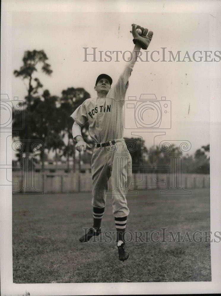 1940 Press Photo Marvin Owen Third Baseman Boston Red Sox Spring Training Camp - Historic Images