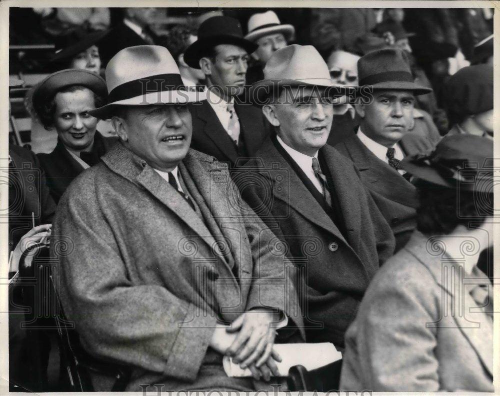 1937 Press Photo Sen. O'Mahoney at baseball games of Senatos and Yankees. - Historic Images