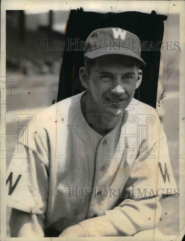 1935 Press Photo Joe Kuhel First Baseman Washington Senators Baseball Team - Historic Images