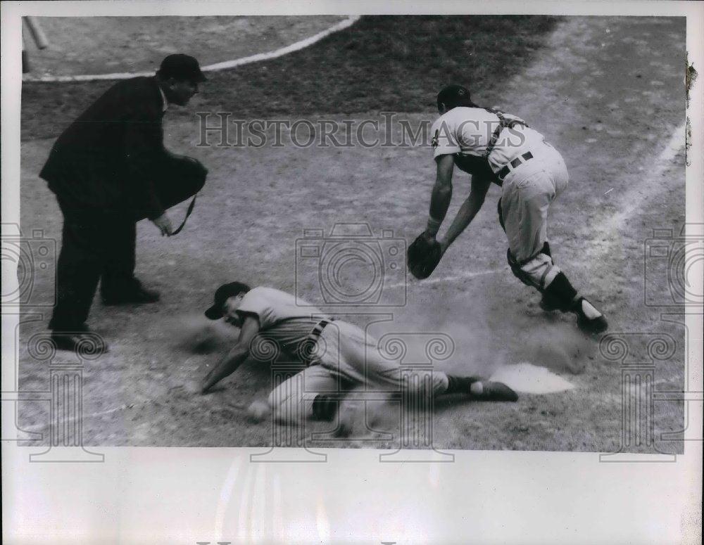1955 Press Photo Bill Tuttie Center Fielder Tigers Catcher Jim Regan Indians - Historic Images
