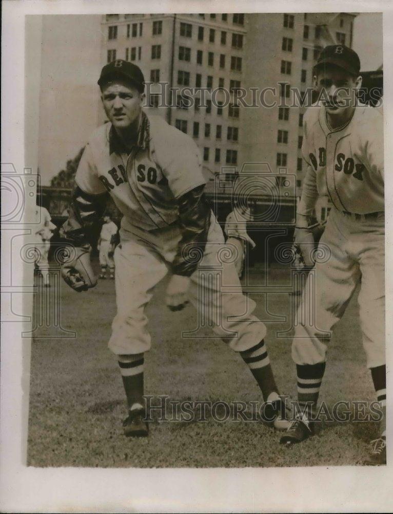1940 Press Photo Mickey Harris Pitcher Boston Red Sox MLB Baseball Player Team - Historic Images