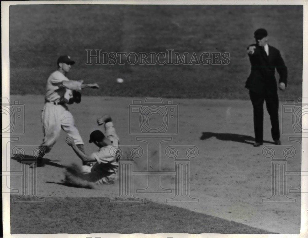 1941 Press Photo NY Giants Cinncinnati Reds M. NcCormach Burges Whitehad - Historic Images