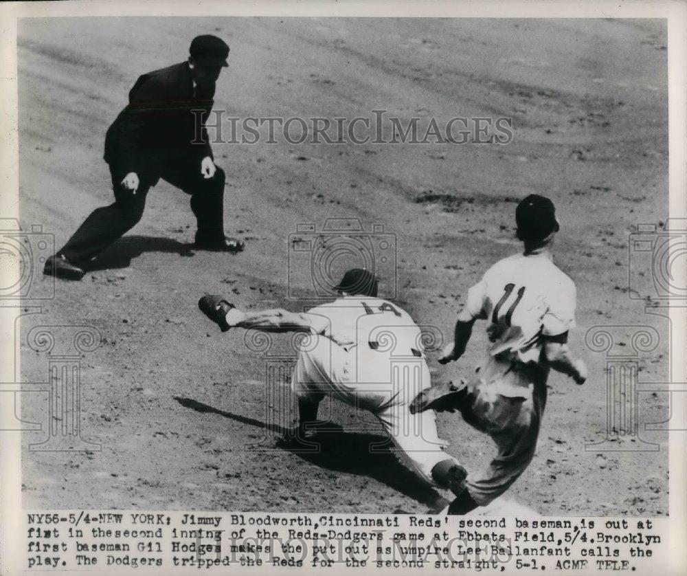 1949 Press Photo Reds 2nd Baseman Jimmy Bloodworth Out at 1st In 2nd Inning - Historic Images
