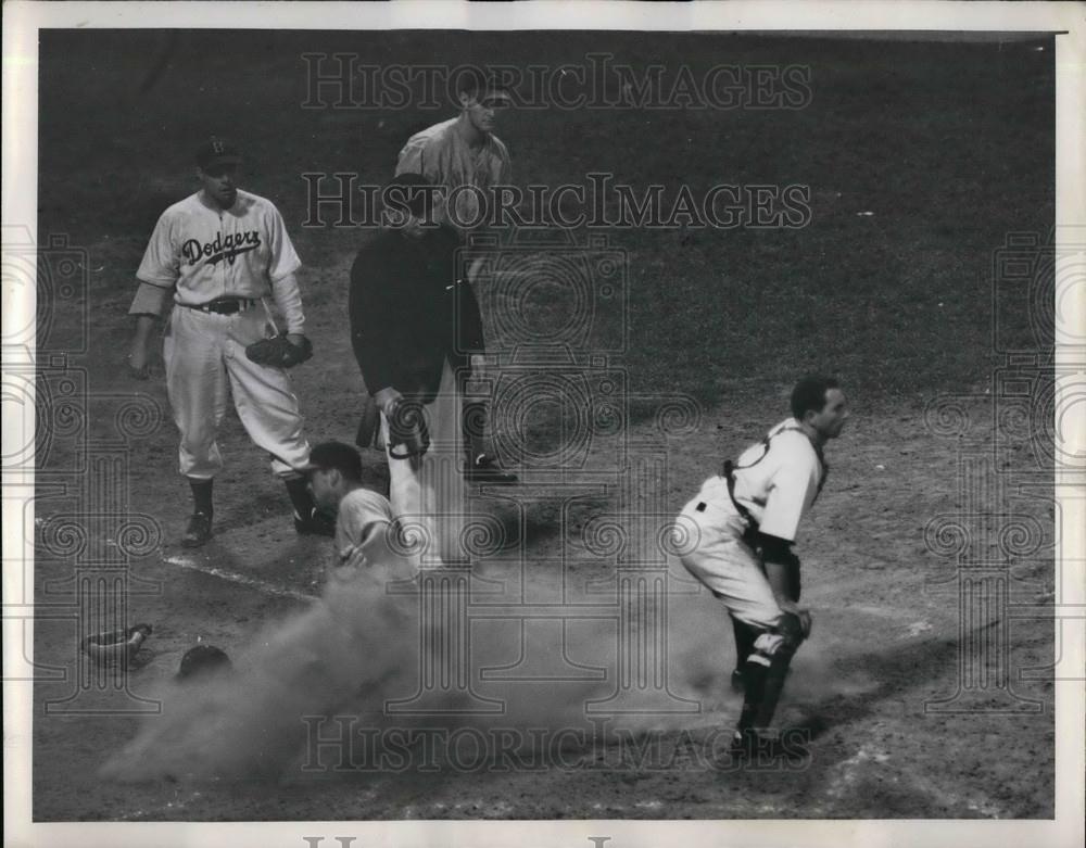 1941 Press Photo McCormick Scores in 8th inning Dodgers - nea01801 - Historic Images