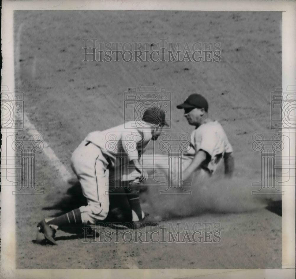1944 Press Photo Dodgers&#39; Dixie Walker slides to 3rd vs. Bill Jurges of Giants - Historic Images