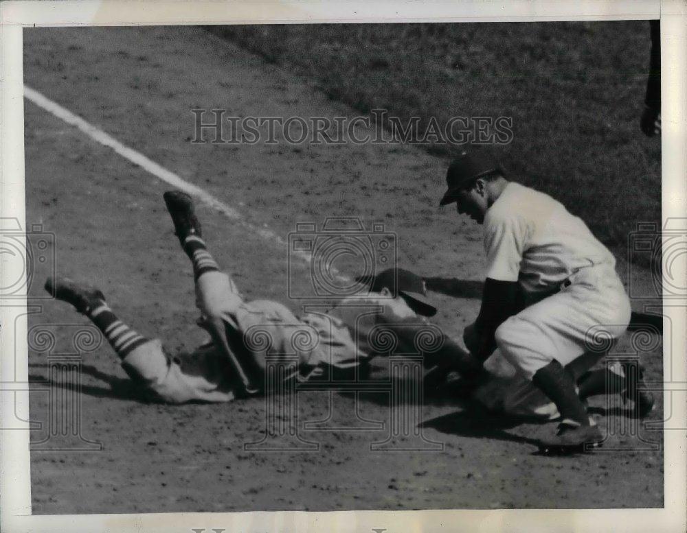 1941 Press Photo Pirates Fletcher slides to 1st vs Dodgers at Ebbets Field - Historic Images