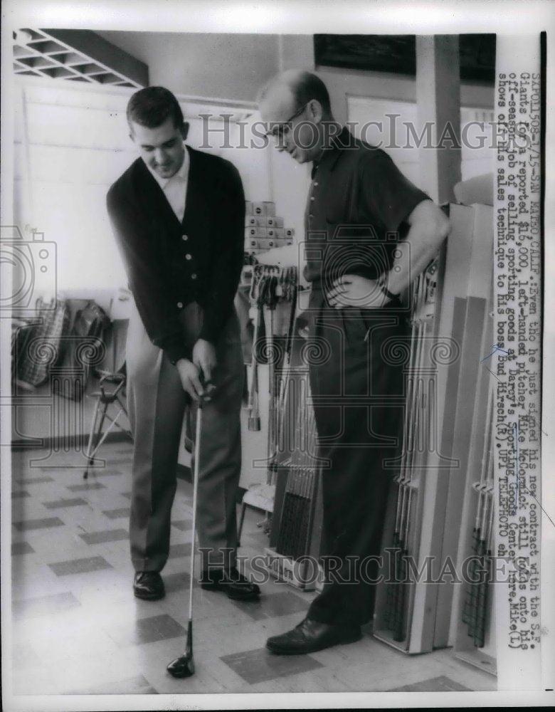 1960 Press Photo San Francisco Giant Mike McCormick Still Holds On To Old Job - Historic Images