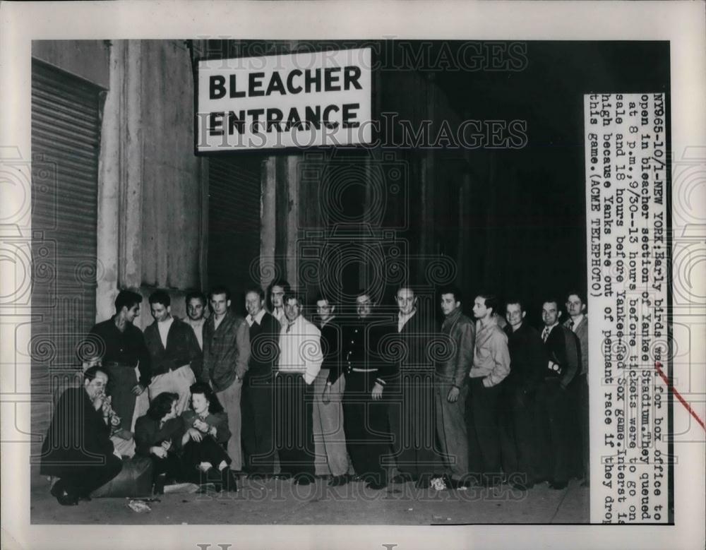 1949 Press Photo New York Wait outside before Red Sox-Yankees game - nea01882 - Historic Images