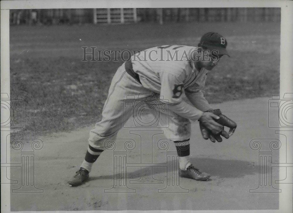 1934 Press Photo Anthony Cuccinello,Infielder of Dodgers during Spring Pratice - Historic Images