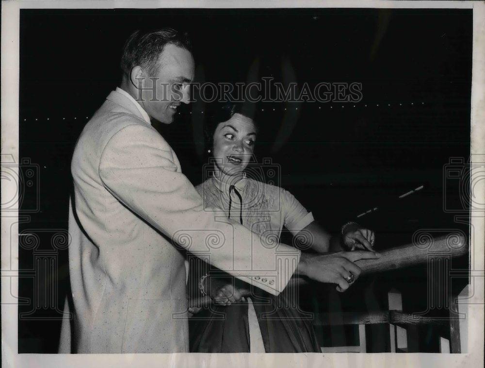 1954 Press Photo Yankees outfielder Irv Noren with Music Star. - nea03702 - Historic Images