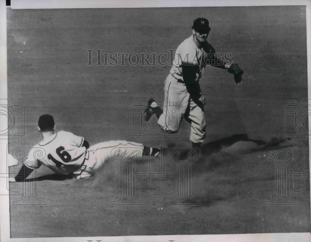 1951 Press Photo Al Dark, Giants, avoids sliding Bob Addis, Braves - nea06487 - Historic Images