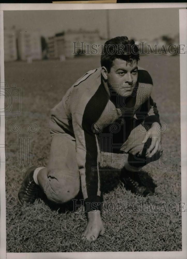 1936 Press Photo Columbia University Star Tackle John Bateman On Field - Historic Images
