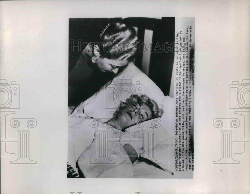 1954 Press Photo TV Actress Anne Sterling telling police of her ordeal w/ 4 men - Historic Images