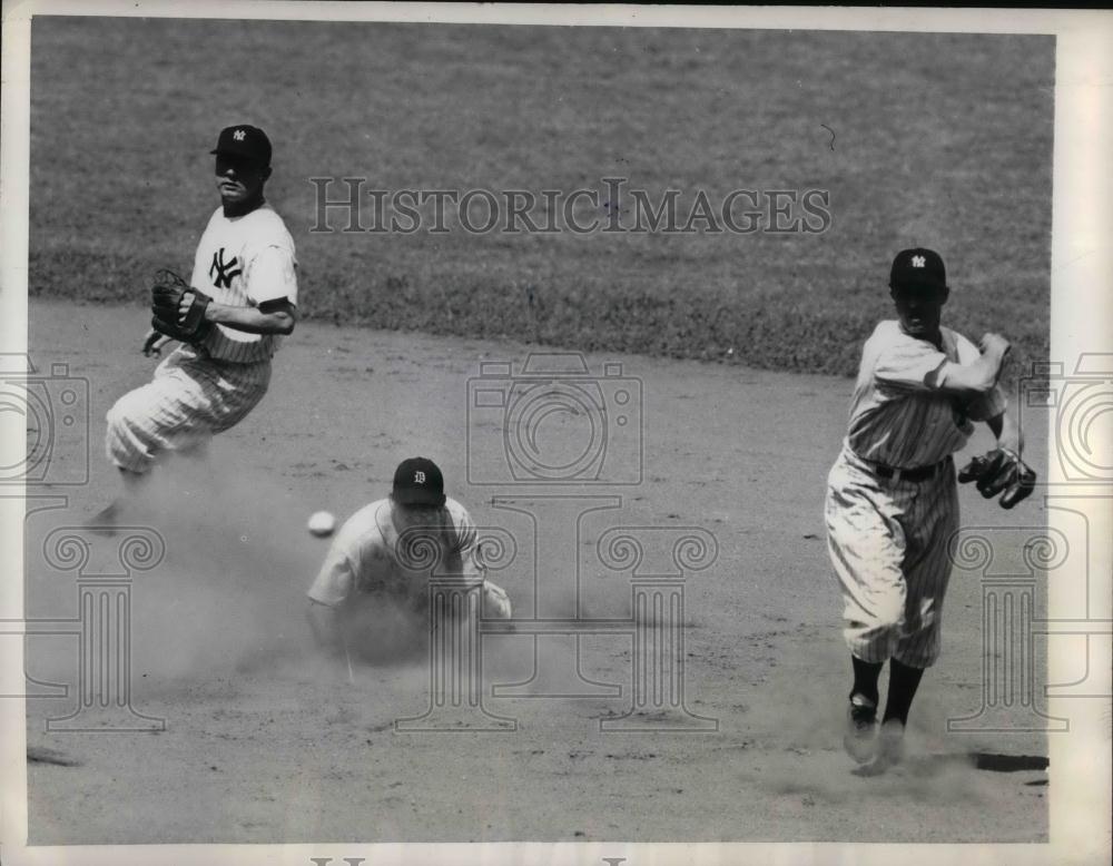 1946 Press Photo Detroit Tigers Shortstop Ed Lake & Roger Cramer - nea12431 - Historic Images