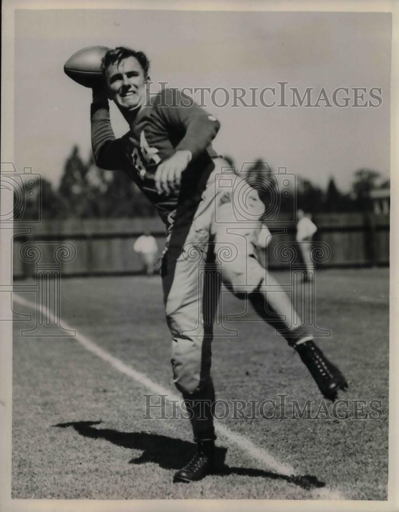 1939 Press Photo Stanford University Halfback Pete Fay Throwing Ball - nea13676 - Historic Images