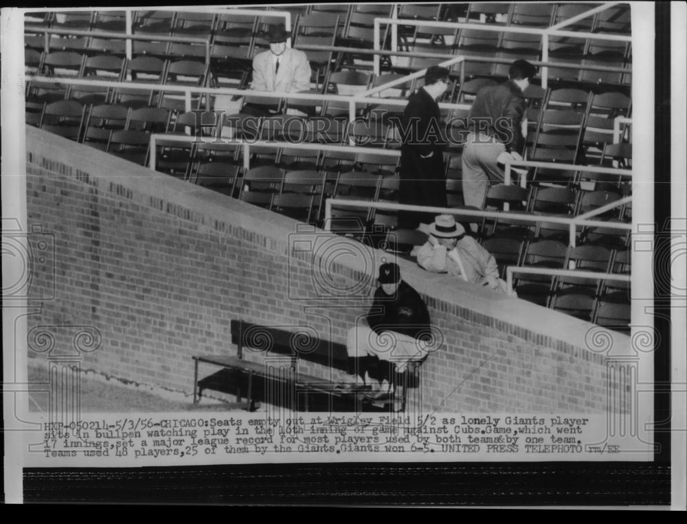 1956 Press Photo Few Fans Remain In Stands At 17 Inning Cubs-Giants Game - Historic Images