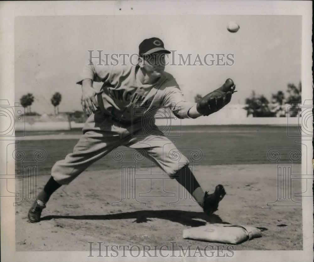 1940 Press Photo Reds Rookie Infielder Donald Lang At Training Camp - nea10665 - Historic Images