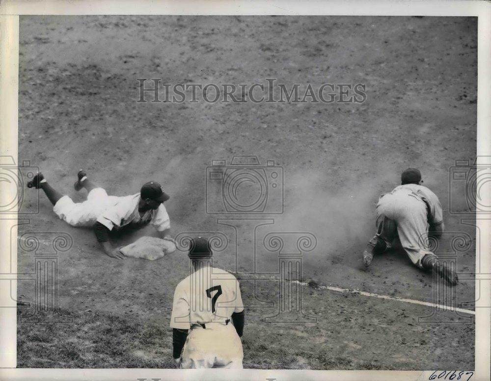 1941 Press Photo Mickey Owen Joe Dasngo Giants Beat Dodgers baseball - nea09169 - Historic Images