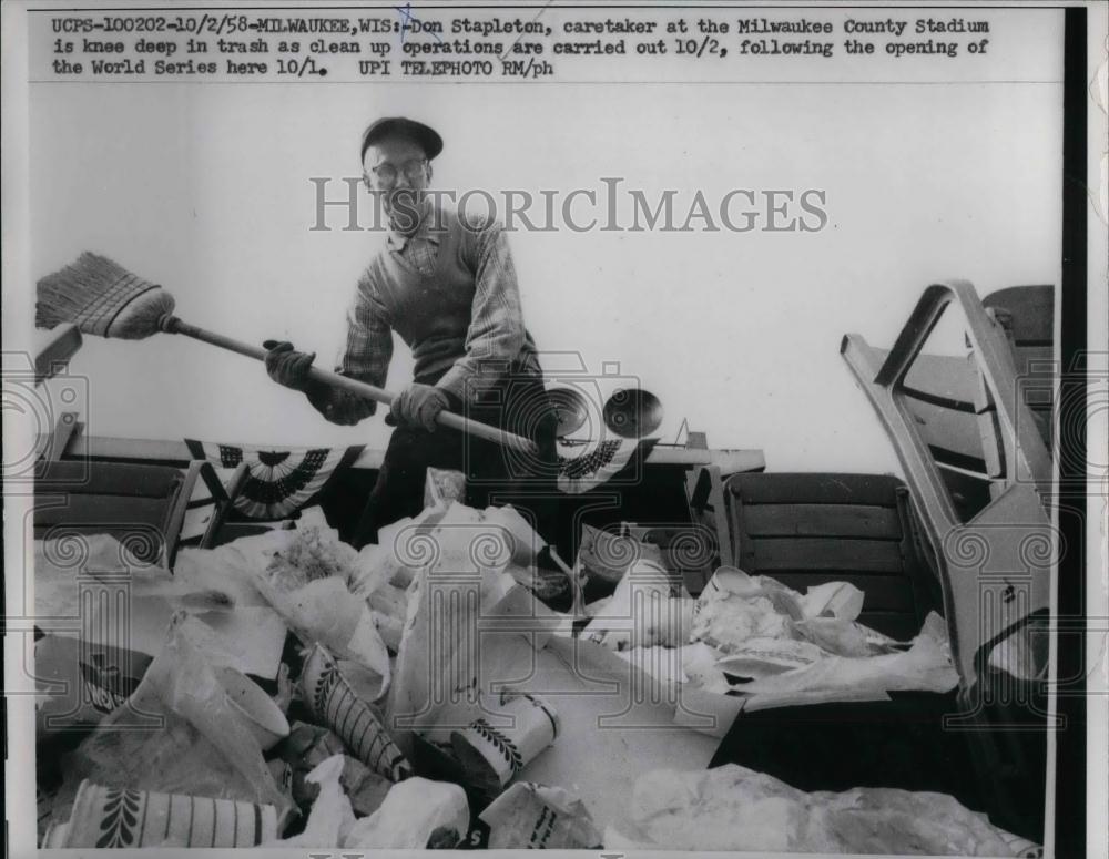 1958 Press Photo Don Stapleton, Caretaker of Milwaukee County Stadium - Historic Images