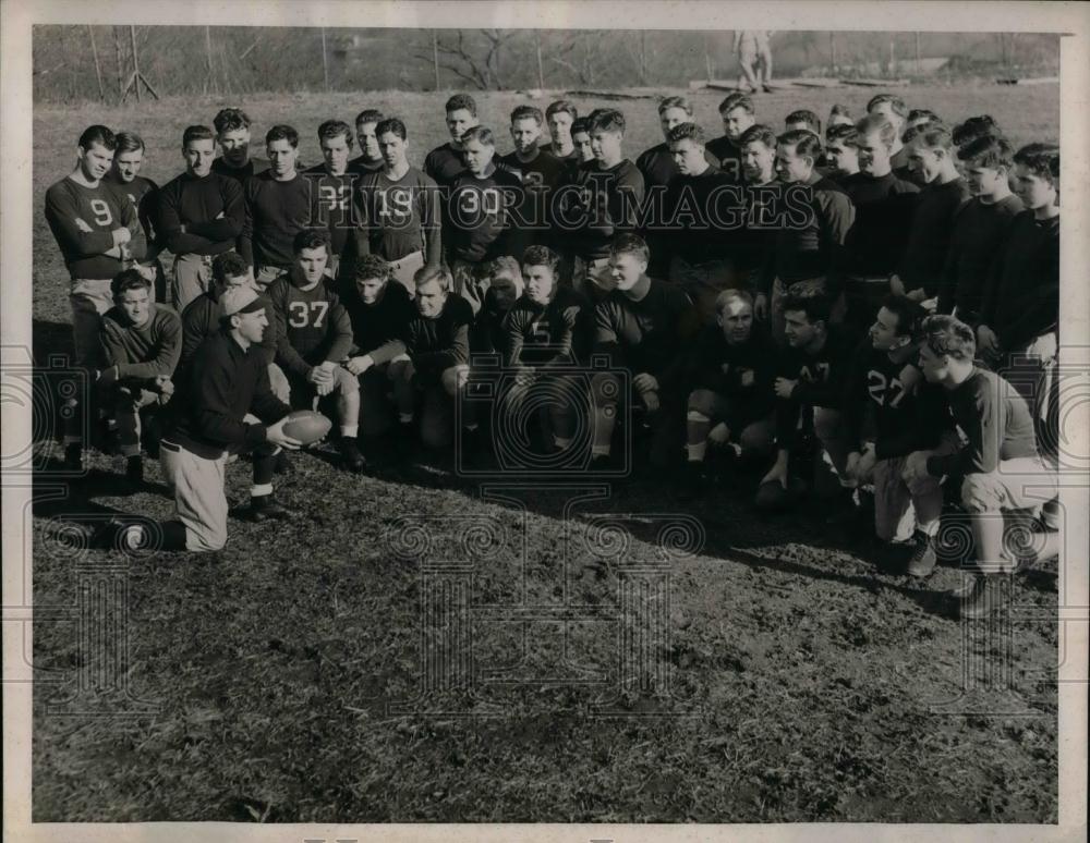 Kerr Kopf (Coach, Manhattan College) 1939 Press Photo - nea13367 - Historic Images