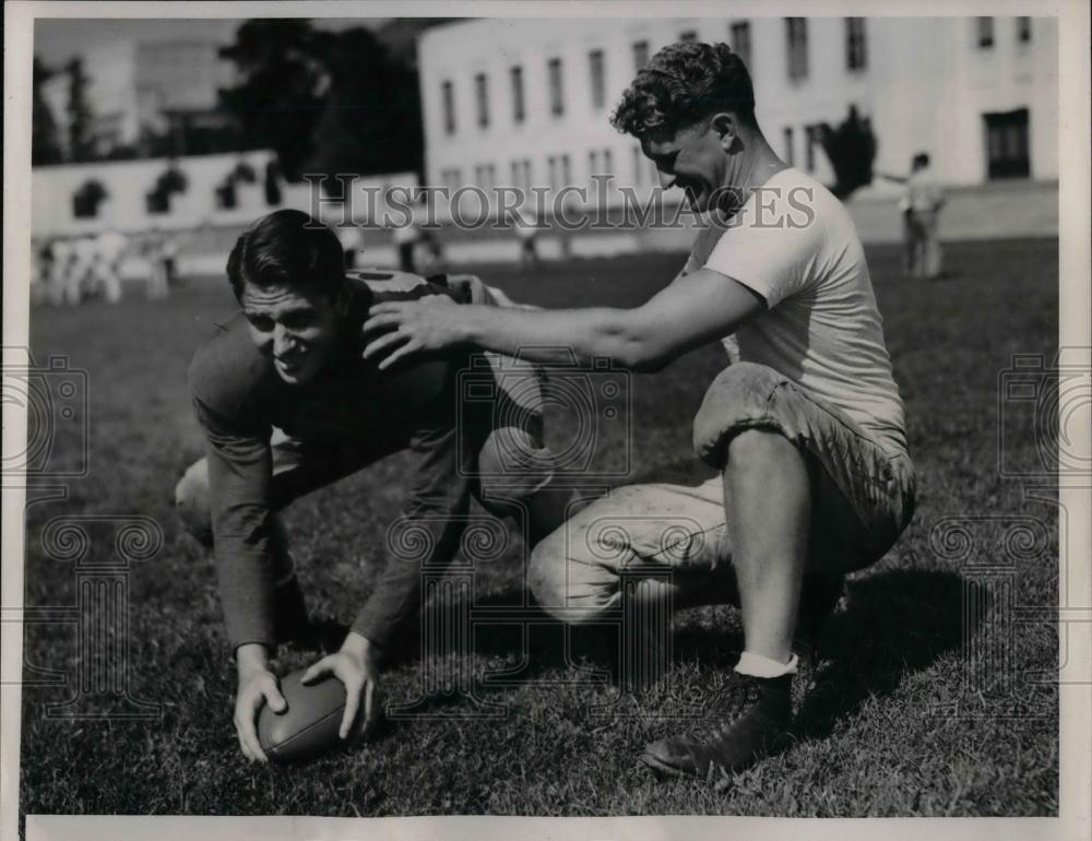 1938 Press Photo Bob Herwig Center University California Football Ralph Sauer - Historic Images