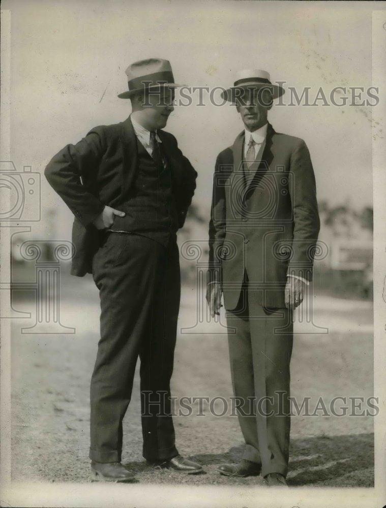 1928 Press Photo Laufersweiler Stands With Connie Mack - nea06993 - Historic Images