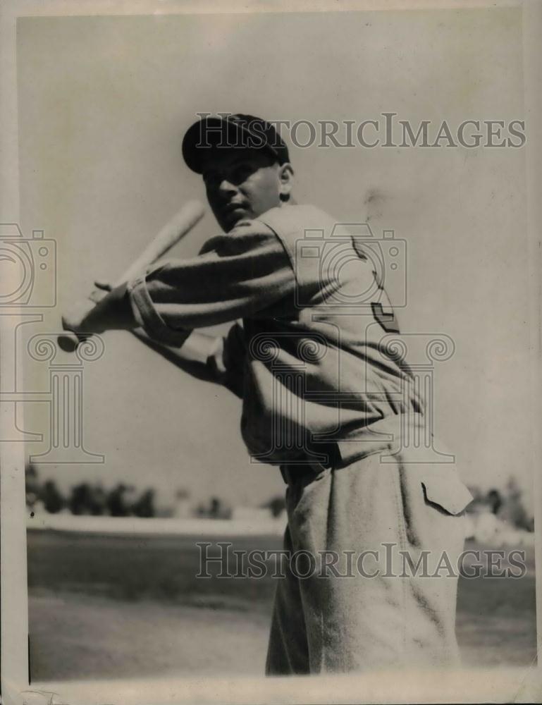 1940 Press Photo Myron Mike McCormick Outfielder Cincinnati Reds Baseball Team - Historic Images