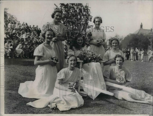 1934 Press Photo Miss Helen Garvey, Queen of the May, M. Brown, M. Paul - Historic Images
