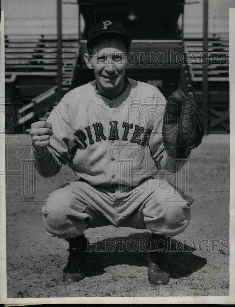 1938 Press Photo Pirates catcher Raymond F. Berres - nea07639 - Historic Images