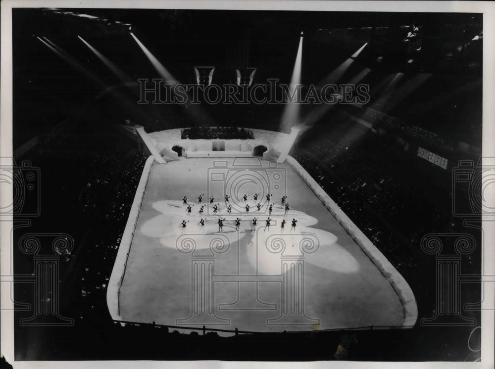 1934 Press Photo Madison Square Garden, 14th Silver Skates Carnival - nea16982 - Historic Images