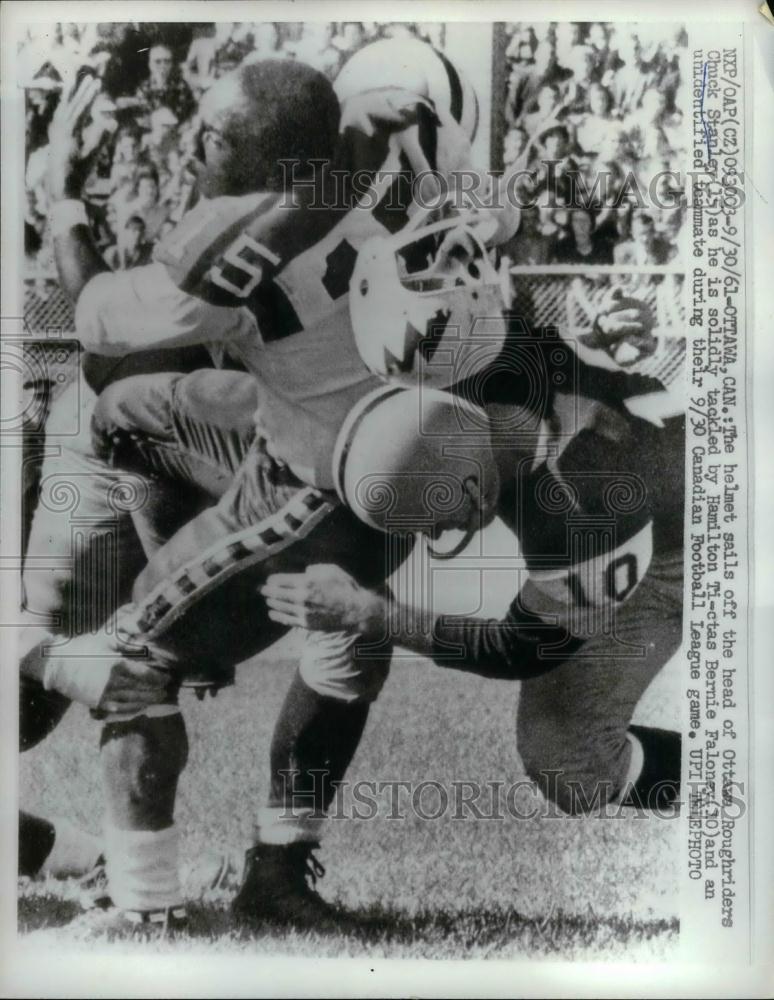 1961 Press Photo Ottawa Roughrider Chuck Stanley vs Falcons H Tictas - nea18585 - Historic Images