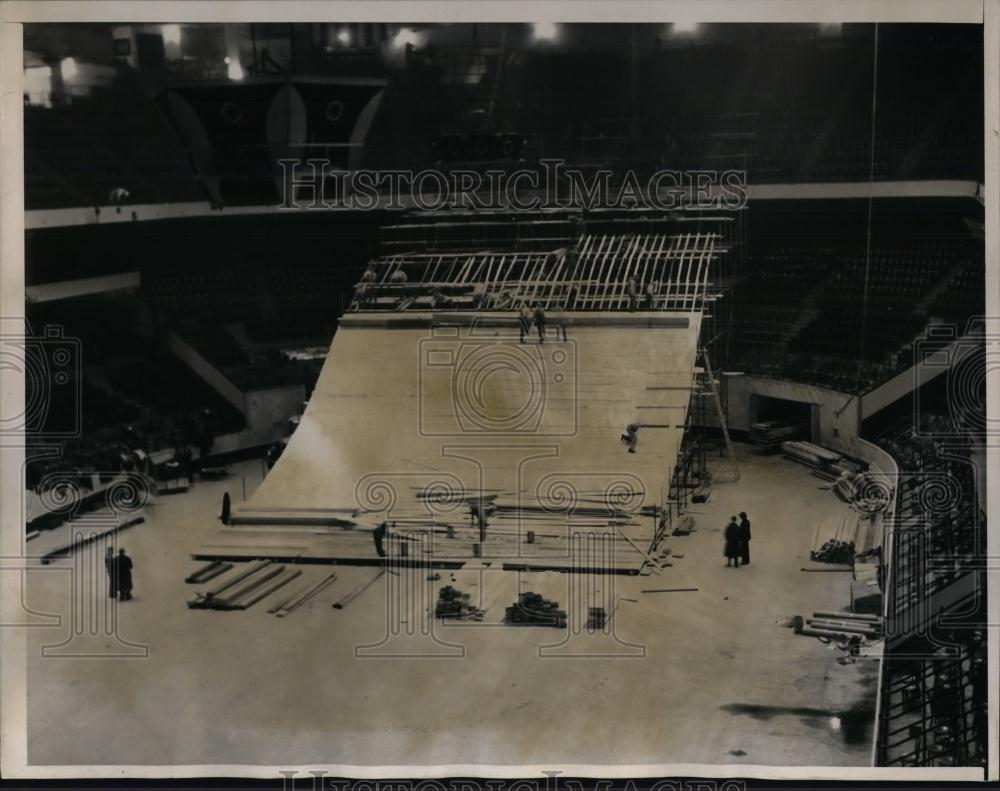 1938 Press Photo Ski slide construction at Madison Square Garden - nea16978 - Historic Images