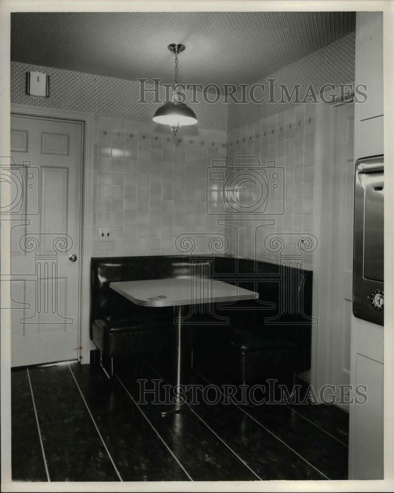 1951 Press Photo Breakfast corner in West Side Idea House exhibit - nea17354 - Historic Images
