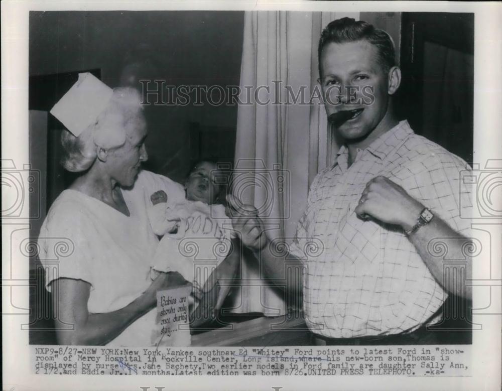 1954 Press Photo Ed Whitey Ford New Baby Thomas Mercy Hospital Long Island - Historic Images