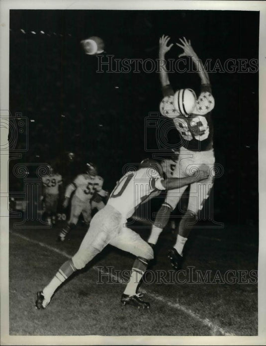 1961 Press Photo All Star football game Aaron Thomas vs Tom Brookshire - Historic Images