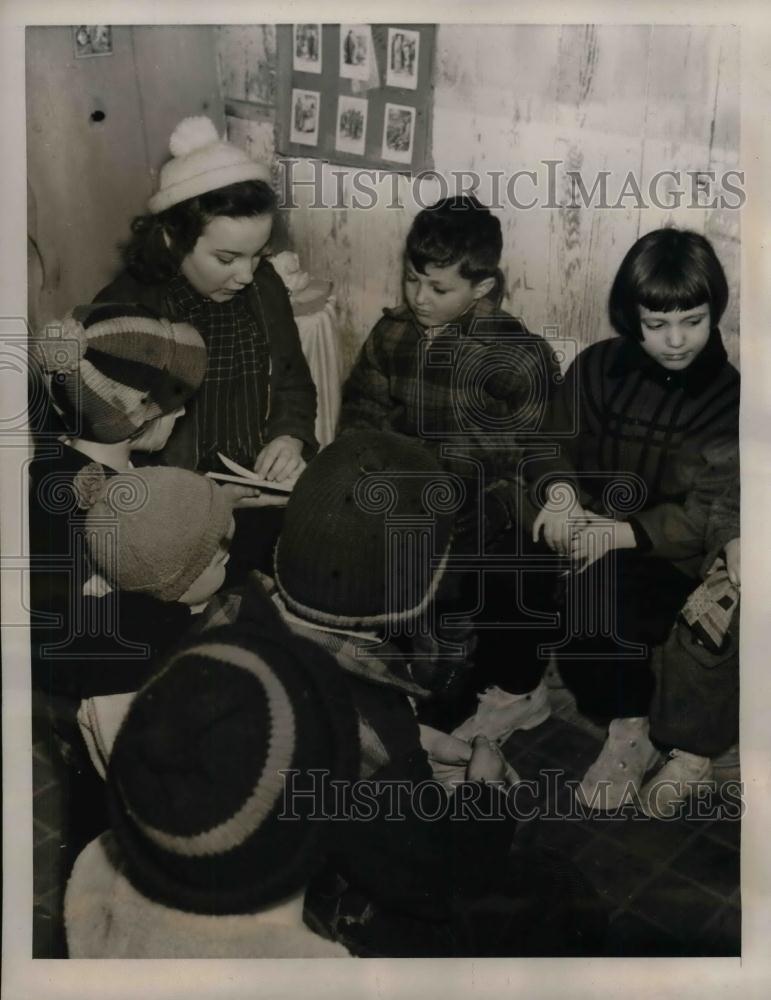 1939 Press Photo Sister Jane Conducting Sunday School Junior Church Of Christ - Historic Images