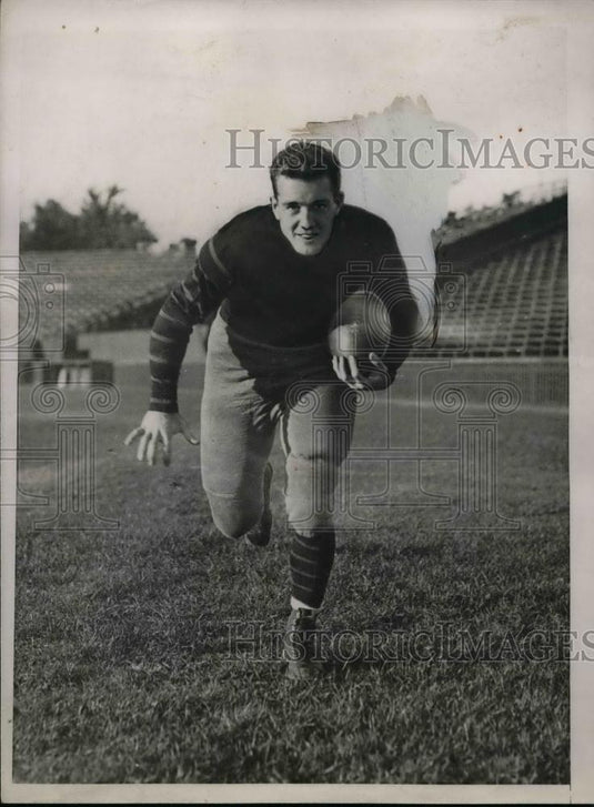 1934 Press Photo Princeton Halfback E Kenneth Sandbach At Recent Practice - Historic Images