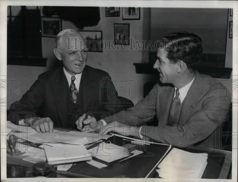 1934 Press Photo Stanley Bucky Harris &amp; Clark Griffith Washington Senators - Historic Images