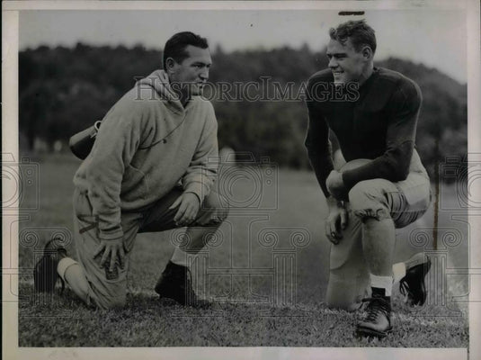 1936 Press Photo Yale Grid Scout Workout Coach "Ducky"Pons Captain Lawrence M - Historic Images