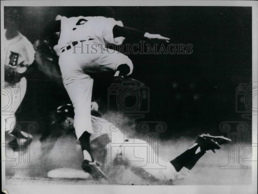 1961 Press Photo Baseball&#39;s Chico Fernandez jumps over Dick Howser - nea17478 - Historic Images
