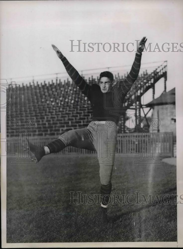 1934 Press Photo Hugh MacMillan End Princeton Tigers College Football Practice - Historic Images