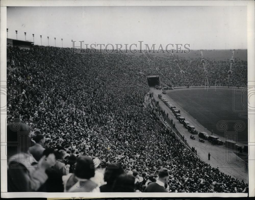 1935 Press Photo Crowds at LA Coliseum for FD Roosevelt speech - nea17681 - Historic Images