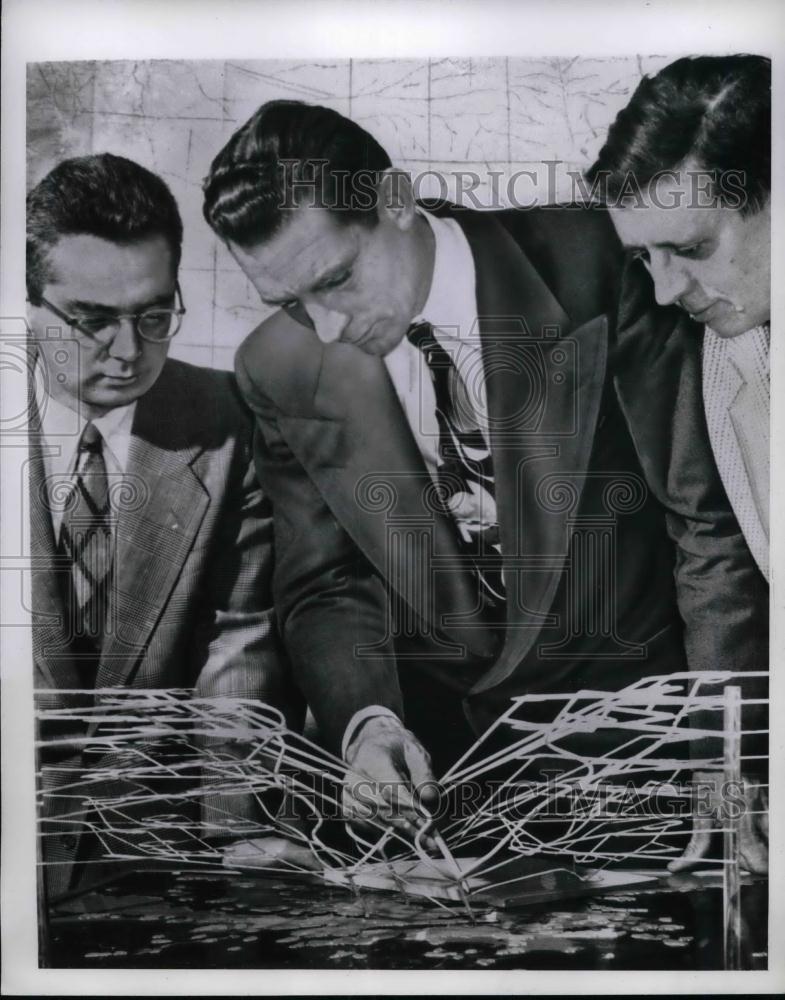 1943 Press Photo CAA Planners Simon Jstman, Leslie Kullenberg &amp; Roy Jones - Historic Images