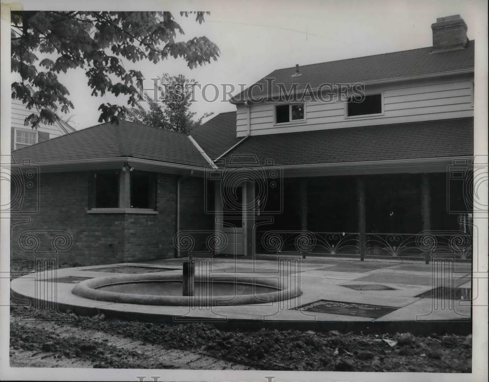 1953 Press Photo Facade of a house - nea22370 - Historic Images