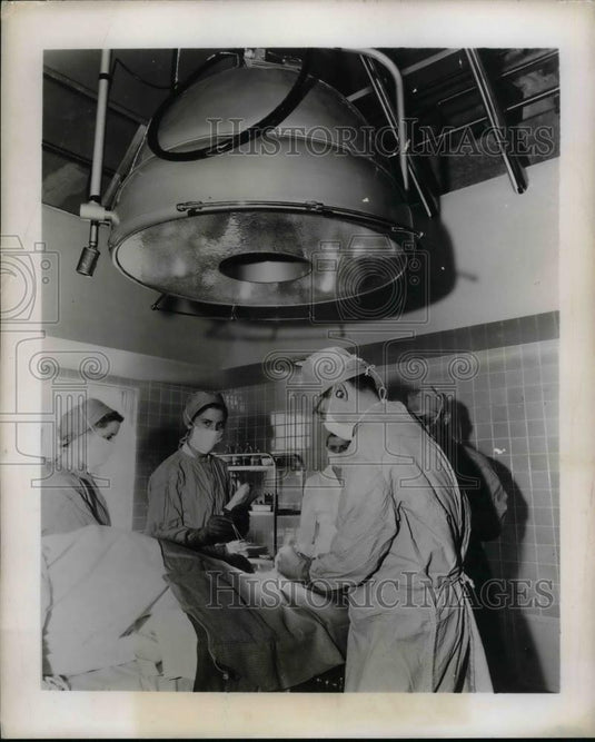 Press Photo Cleveland City Hospital Operating Room - nea27647 - Historic Images