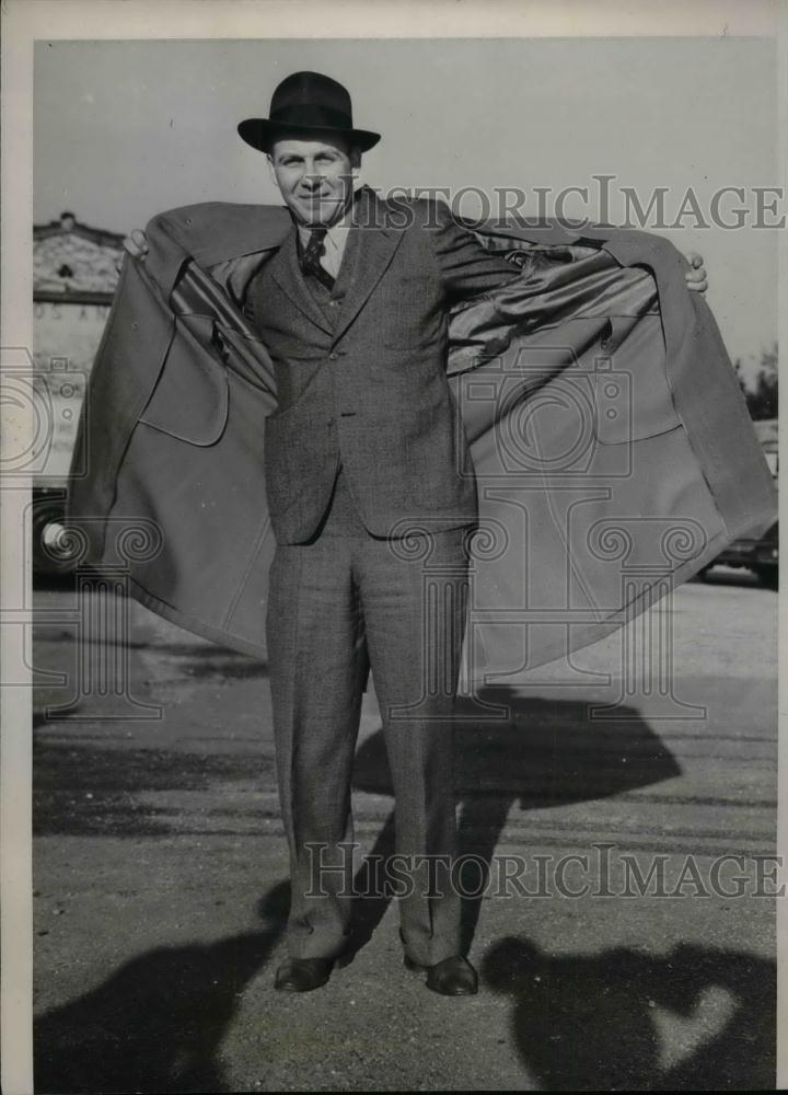 1941 Press Photo Catcher Michael Tresh of Chicago White Sox - Historic Images