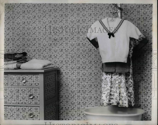 1962 Press Photo Clothes Hangar - nea23293 - Historic Images