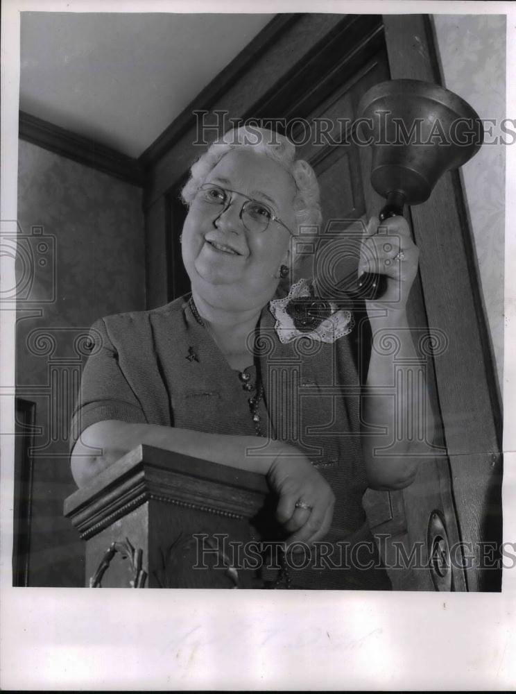 1956 Press Photo retired schoolteacher Ada Emerson Park graduates from college - Historic Images